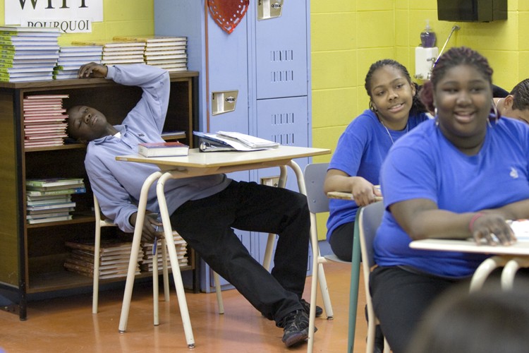 04 mai 2009  - La presse : L'école Louis-Joseph-Papineau ressemble à un bloc de béton échoué au milieu d'un champ.